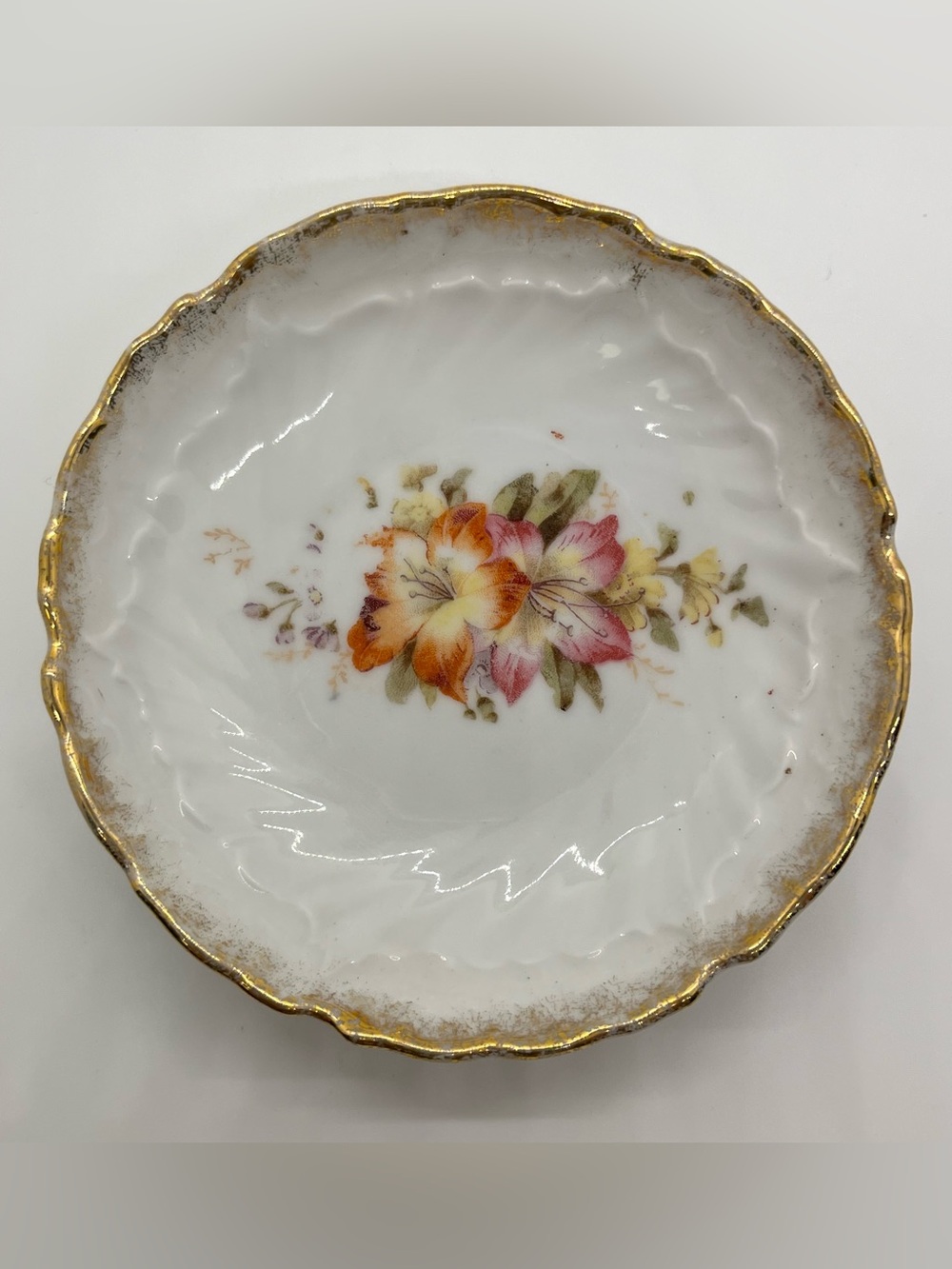 Set/4 Vintage Bavaria Germany 4” White Porcelain Butter Pats Floral w/ Gold Trim - Picture 6 of 6